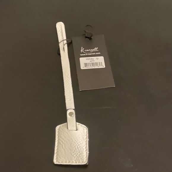NWT “K•Carroll” Bag Tag, Monogram Letter "U" White Bag Tag with "Black" Letter - Picture 2 of 7